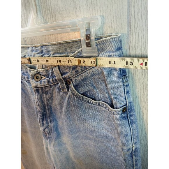 Vintage Levi's 519 Low Rise Flare Women's Junior Size 9M Light Wash Jeans Stain - Picture 13 of 15